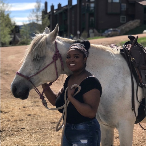 Meet your Posher, Princess - Picture 4 of 4